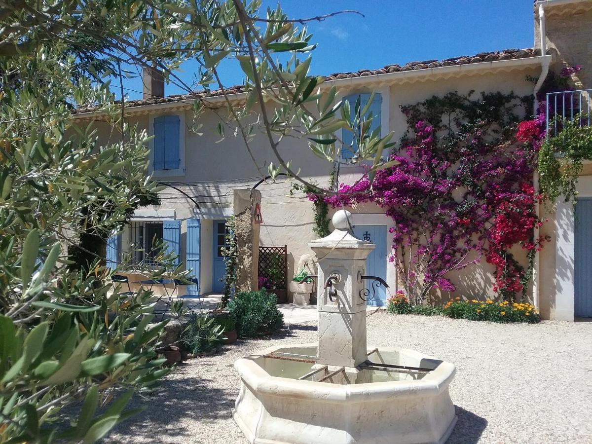 Mas Des Bougainvillees Sernhac ภายนอก รูปภาพ